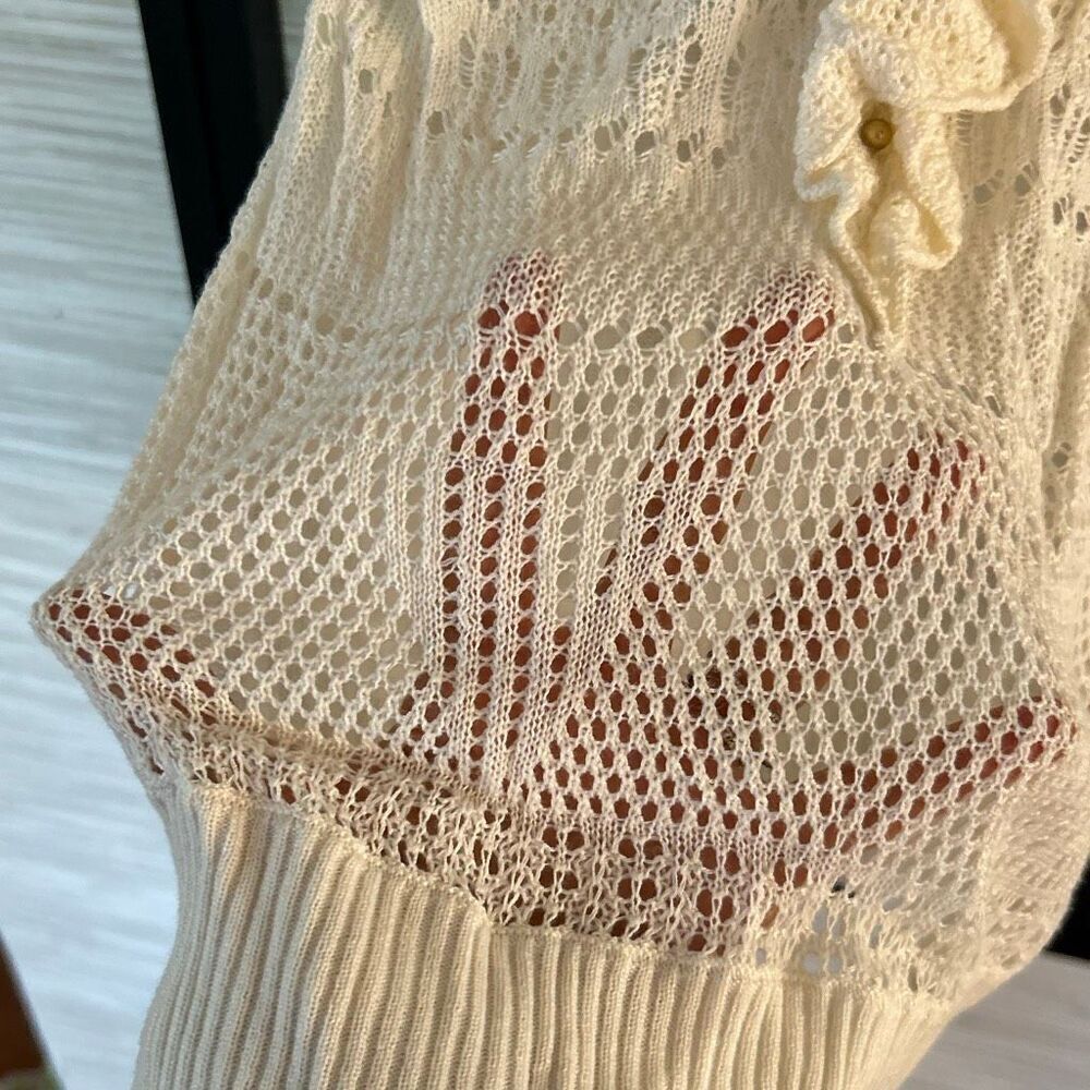 XOXO off-white crochet knit top low-cut V size S - Picture 2 of 5